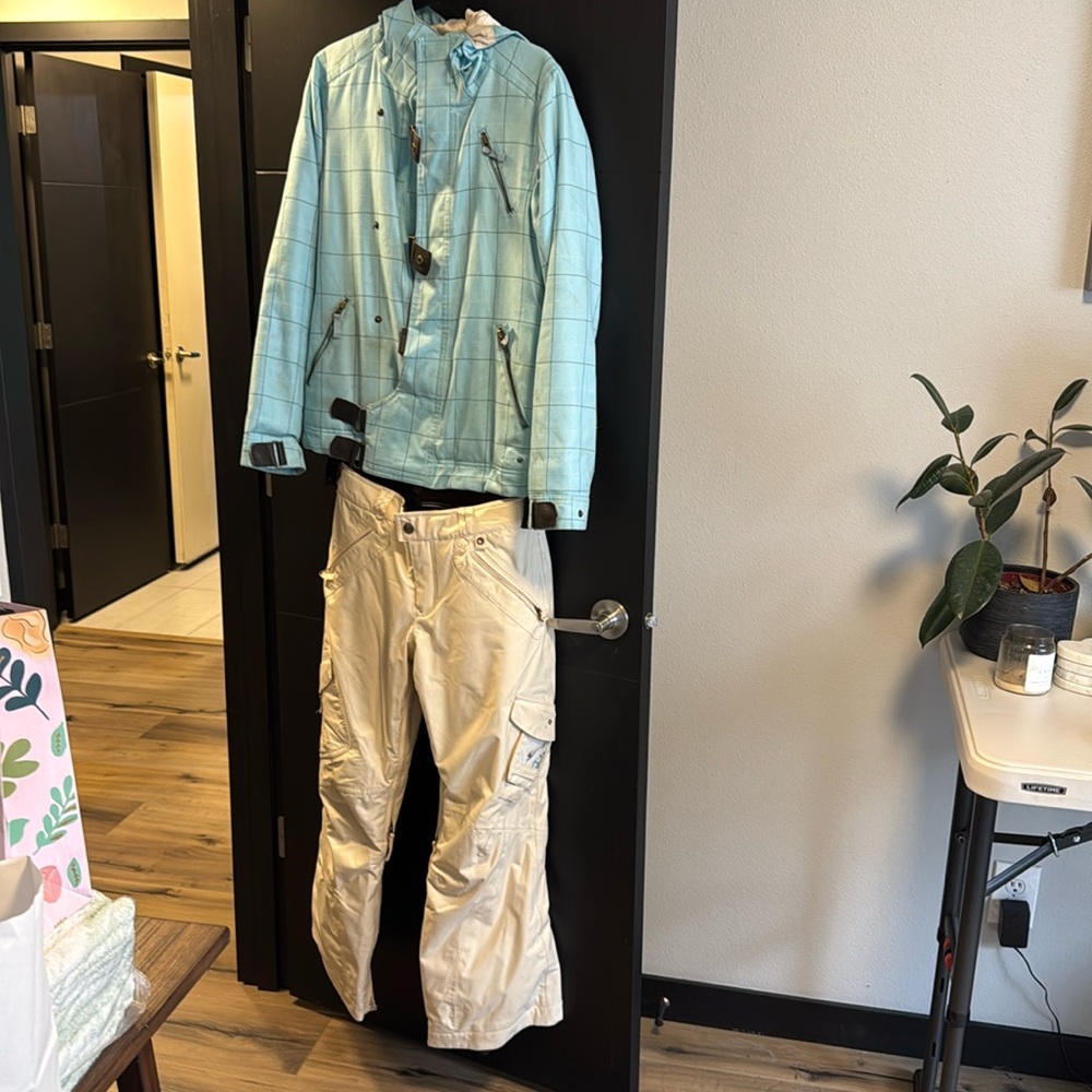 Burton Women’s Snow Suit